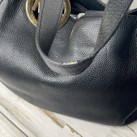 Michael Kors Fulton East West Black Pebbled Leather Tote. - Picture 3 of 8